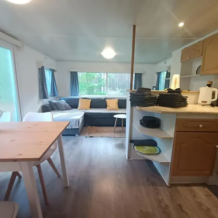 Tinyhaus Idyllisch Am Waldesrand مكان تخييم